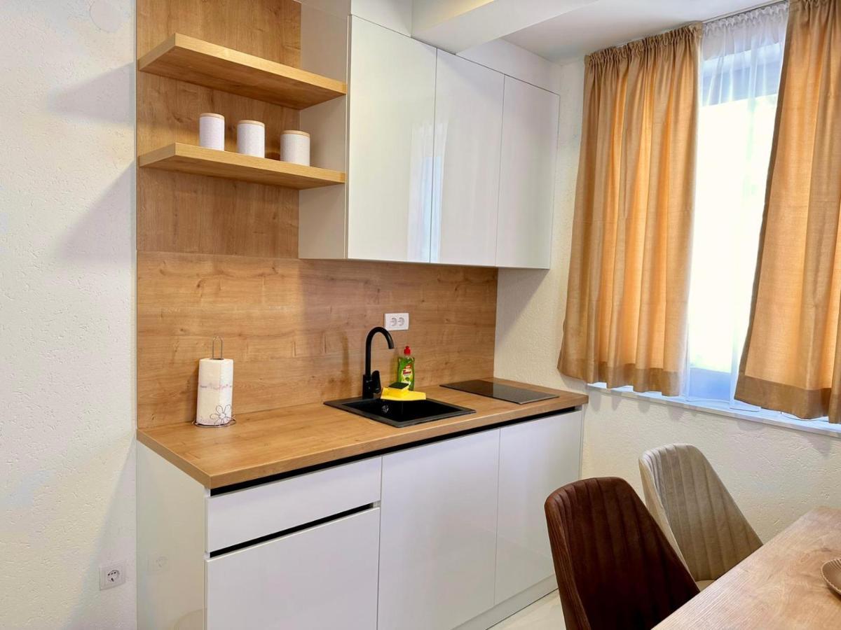 Ris Apartment *