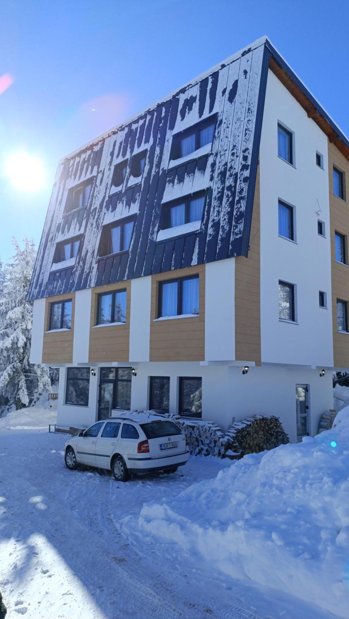 Apartment Ris *